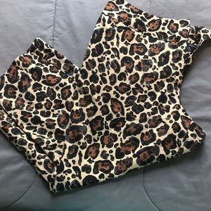 Leopard print Capri pants